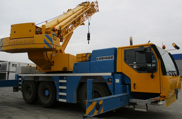 LIEBHERR LTM 1030